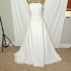 St. Tropez David's Bridal Wedding Dress Lace Crystal Layered Strapless 10